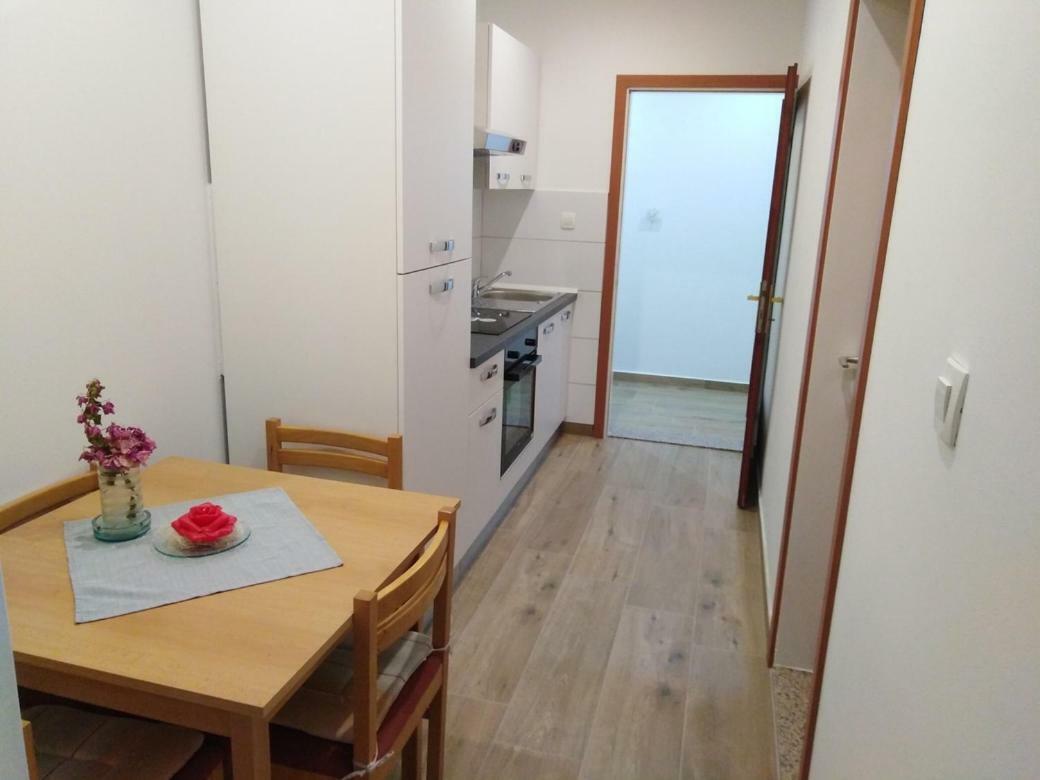Apartmani Nimcevic บีโอกราดนาโมรู ภายนอก รูปภาพ