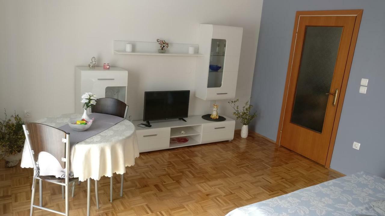 Apartmani Nimcevic บีโอกราดนาโมรู ภายนอก รูปภาพ